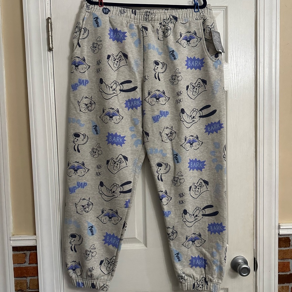 NWT Men’s Disney critters joggers size large